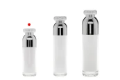 Пластмасова бутилка Airless 30 ml Акрилен ( вътрешно прозрачна и външно бяла) със помпа и капачка Пластмасова бутилка Airless 30 ml Акрилен ( вътрешно прозрачна и външно бяла) със помпа и капачка