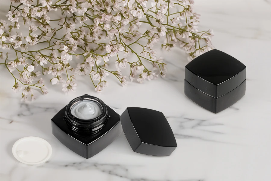 Луксозен квадратен 50мл стъклен буркан  за крем  в черен цвят с капачка и пластмасово уплътнение-изображение_група