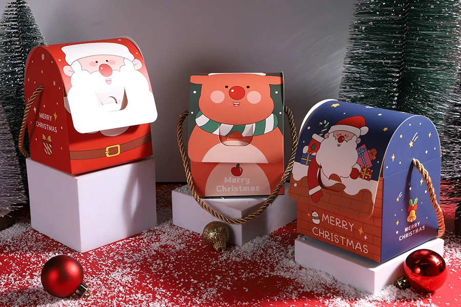 Коледна кутия - подаръчна торбичка с дръжка 100х90х125 мм - 25 бр-изображение_група