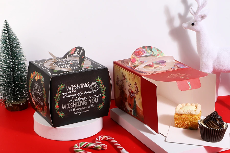 Коледна хартиена подаръчна кутия 150х150х130 мм с прозорец и дръжка - 10 бр.-изображение_група