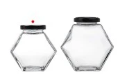 Стъклен шестоъгълен буркан 200 мл с черна капачка - 6 бр. Стъклен шестоъгълен буркан 200 мл с черна капачка - 6 бр.