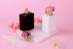 Луксозна стъклена бутилка  за парфюм 100 ml - (15/400)   в правоъгълна форма в бял или черен цвят-3
