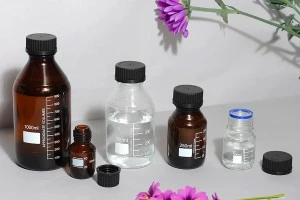 Стъклена градуирана бутилка 1000 мл с черна пластмасова капачка-3