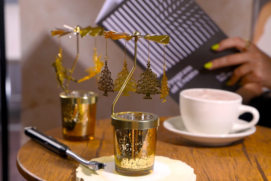 Декоративна въртележка със свещник в различни дизайни-изображение_група