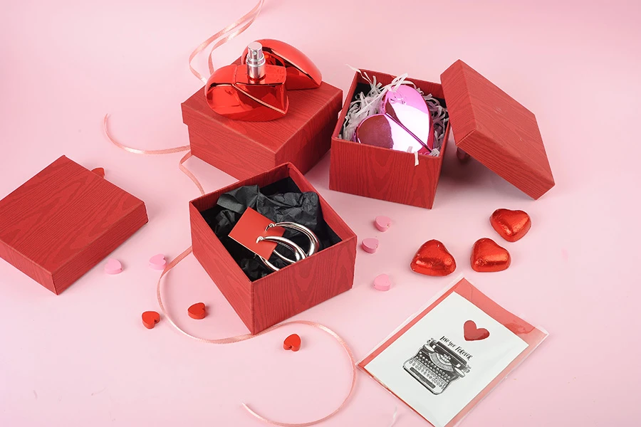 Хартиени кутии с размери 86x92x56 mm в различни цветове - опаковане по 6 бр. на пакет Хартиени кутии с размери 86x92x56 mm в различни цветове - опаковане по 6 бр. на пакет-изображение_група