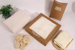 Хартиена опаковъчна крафт кутия с прозорец с размери  450x450x80 mm - 20 бр./пакет-3