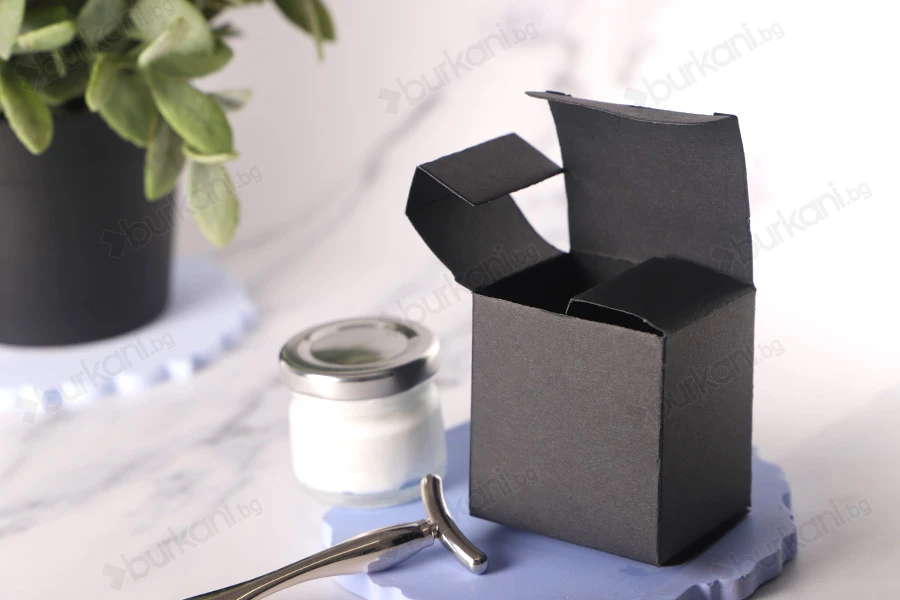 Хартиена  черна кутия с размери 50x58x62 - 50 бр-изображение_група