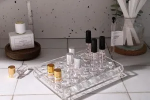 Щанд (стойка) от плексиглас 165x120x28 с силиконови крака - 24 места (отвор 17 mm)-3