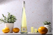 Стъклена декоративна бутилка с размери  58x60x300 - 180 ml