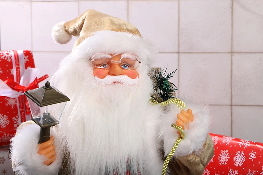Декоративен Дядо Коледа (движещ се )  с фенер и музика - височина 65 см-изображение_група