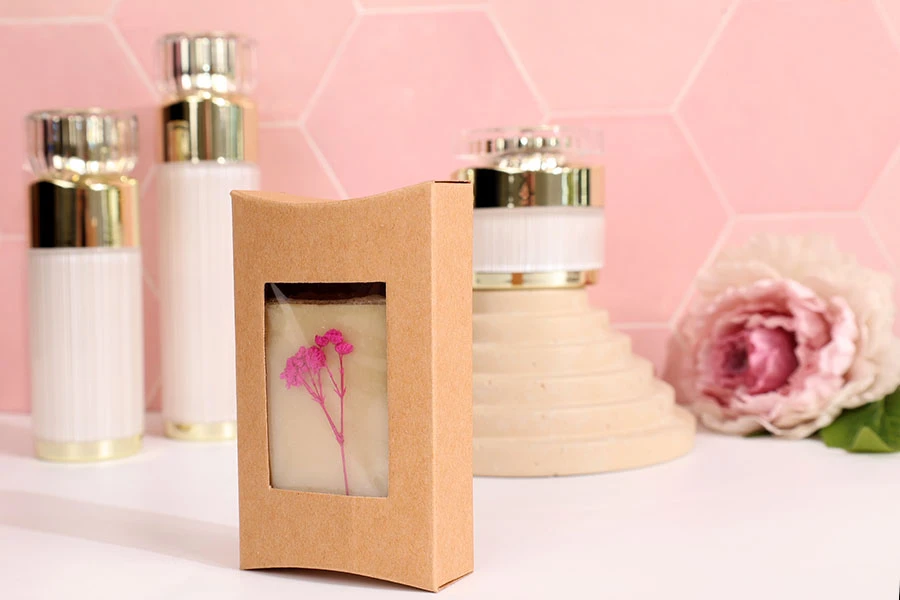 Кутия от крафт хартия за сапуни 95х55х20 мм с прозорец и извити ръбове - 50 бр. Кутия от крафт хартия за сапуни 95х55х20 мм с прозорец и извити ръбове - 50 бр.-изображение_група