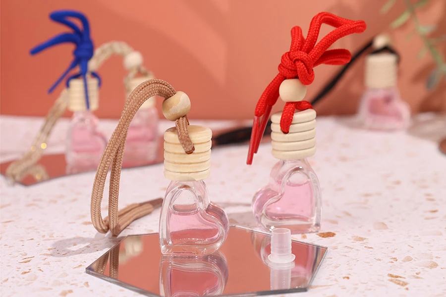 Стъклена бутилка 4 мл Сърце за ароматизатор с дървена капачка и тапа- 25 бр.-изображение_група