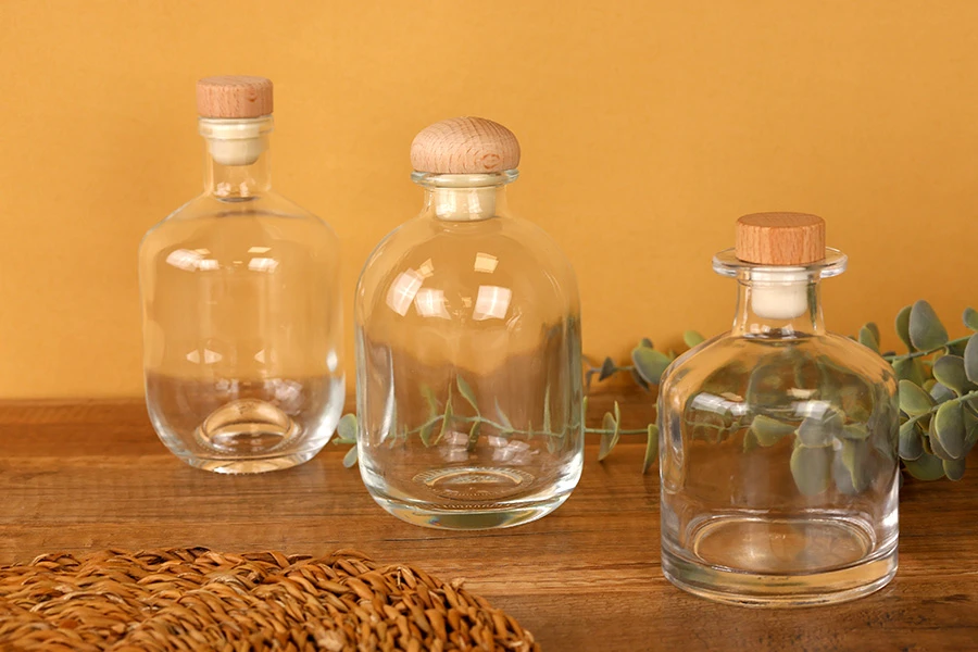 Стъклена бутилка 370 мл с плоска силиконова тапа-изображение_група