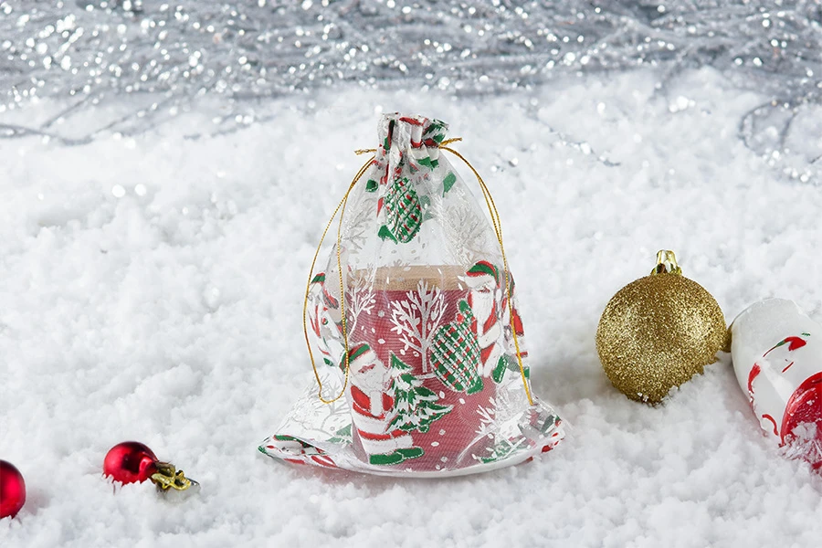 Коледна бяла торбичка от органза 170х230 мм - 50 бр-изображение_група
