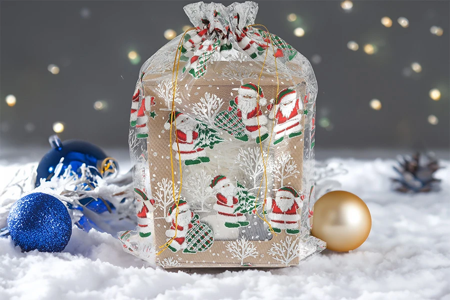 Коледна бяла торбичка от органза 270х370 мм - 25 бр-изображение_група
