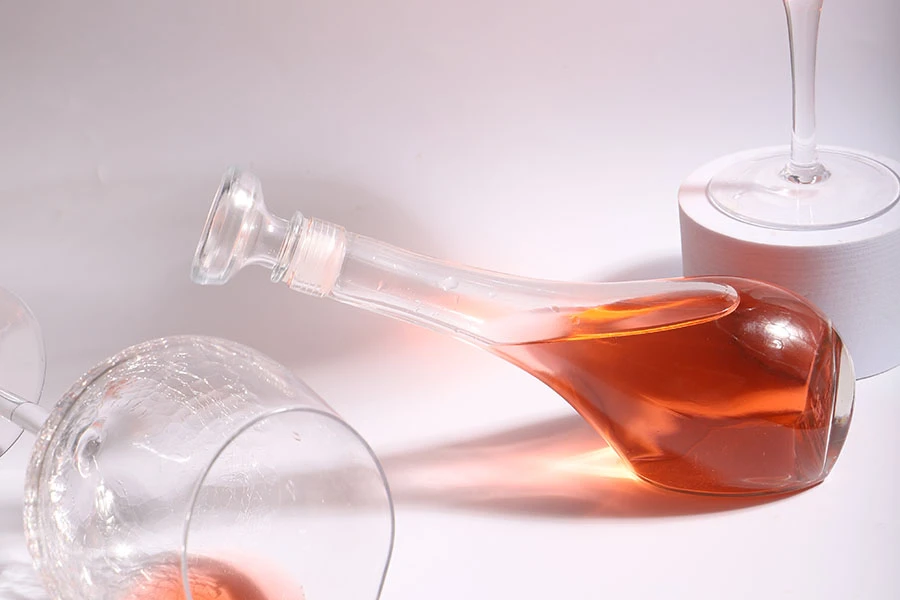 Стъклена елегантна бутилка 250 мл за ликьор-изображение_група