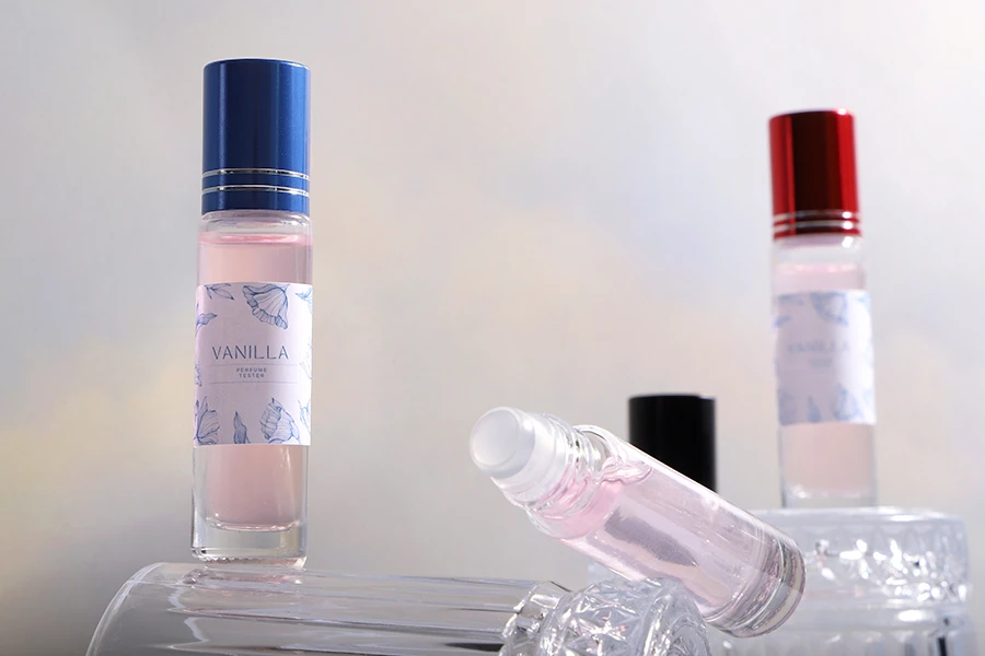 Стъклена бутилка 10 мл със стъклен рол он, с капачка в различни цветове-изображение_група