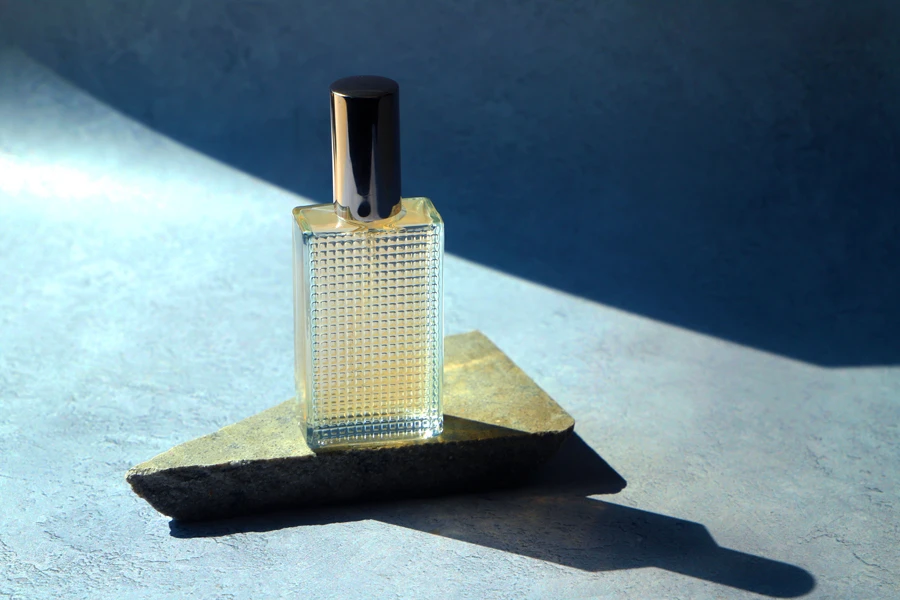 Стъклена бутилка за парфюм 50 мл (18/415) Стъклена бутилка за парфюм 50 мл (18/415)-изображение_група