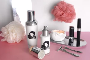 Стъклена бутилка за крем  100 мл със спрей помпа  и капачка-изображение_група