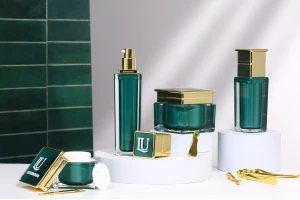 Луксозен акрилен буркан 50 мл за крем в изумруден цвят с пластмасово уплътнение-изображение_група