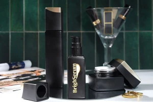 Луксозна стъклена матова бутилка 100 мл в матово с помпа за крем и капачка-изображение_група