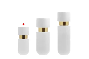 Стъклена бутилка 30 мл със златиста помпа за крем -изображение_група