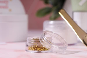 Малко пластмасово бурканче за крем 5 мл-изображение_група