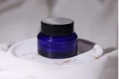 Черна пластмасова капачка с уплътнител за буркани от  30 ml