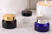 Пластмасови капачки с уплътнител за буркани от  50 ml