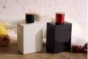 Луксозна стъклена бутилка  за парфюм 100 ml - (15/400)   в правоъгълна форма в бял или черен цвят