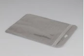 Пликчета с цип 160x220 mm, сребърна нетъкана в гръб и прозранча в предната част с дупка Eurohole - 100 бр. Пликчета с цип 160x220 mm, сребърна нетъкана в гръб и прозранча в предната част с дупка Eurohole - 100 бр.