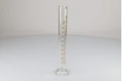 Стъклена измервателна тръба 100 ml