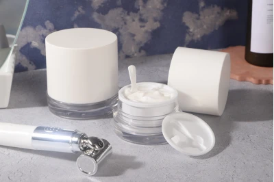 Пластмасови буркани