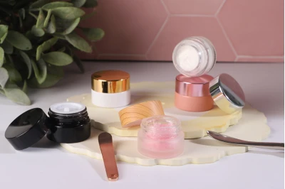 Малки бурканчета