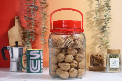 Дамаджани и големи буркани 